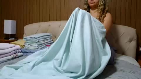 kelly online show from 09/20/25, 01:39