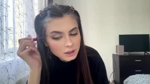 Snapshot of laylachinskey chatting on 05/09/26, 01:05 Rose online show from 05/09/26, 01:05