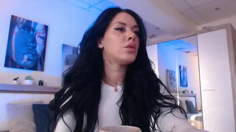Snapshot of laylacruz chatting on 03/05/25, 05:40 laylacruz online show from 03/05/25, 05:40