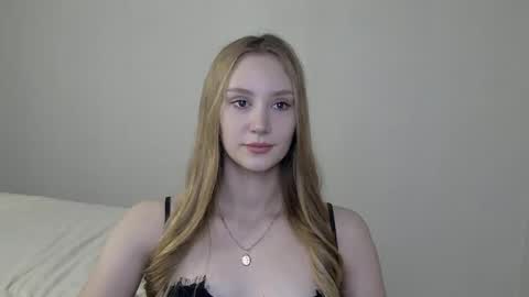 Snapshot of laylapretty001 chatting on 12/09/24, 06:23 LaylaPretty001 online show from 12/09/24, 06:23