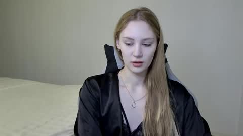 Snapshot of laylapretty001 chatting on 02/25/25, 05:30 LaylaPretty001 online show from 02/25/25, 05:30