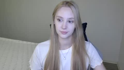 Snapshot of laylapretty001 chatting on 11/13/25, 05:28 LaylaPretty001 online show from 11/13/25, 05:28