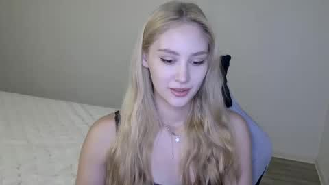 Snapshot of laylapretty001 chatting on 12/04/25, 05:50 LaylaPretty001 online show from 12/04/25, 05:50