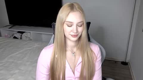 Snapshot of laylapretty001 chatting on 02/21/26, 09:21 LaylaPretty001 online show from 02/21/26, 09:21