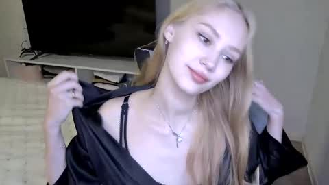 Snapshot of laylapretty001 chatting on 05/26/26, 04:41 LaylaPretty001 online show from 05/26/26, 04:41