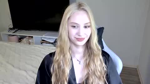 Snapshot of laylapretty001 chatting on 05/28/26, 05:05 LaylaPretty001 online show from 05/28/26, 05:05