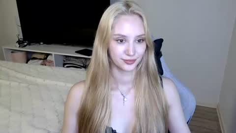 Snapshot of laylapretty001 chatting on 07/02/26, 05:24 LaylaPretty001 online show from 07/02/26, 05:24