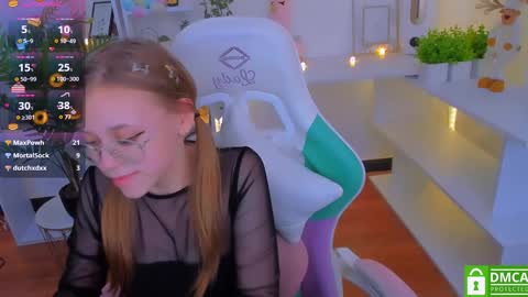 Snapshot of layriantavee chatting on 01/10/25, 11:11 layriantavee online show from 01/10/25, 11:11