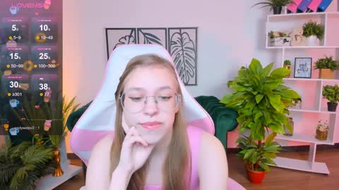 Snapshot of layriantavee chatting on 02/01/25, 07:05 layriantavee online show from 02/01/25, 07:05