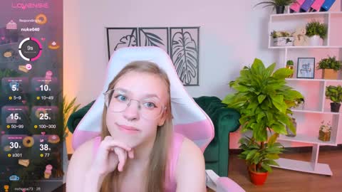 Snapshot of layriantavee chatting on 02/01/25, 10:15 layriantavee online show from 02/01/25, 10:15