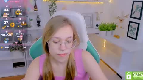 Snapshot of layriantavee chatting on 02/10/25, 09:58 layriantavee online show from 02/10/25, 09:58