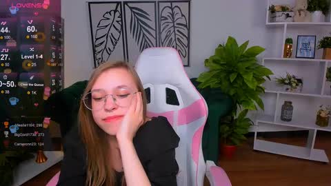 Snapshot of layriantavee chatting on 02/11/25, 01:30 layriantavee online show from 02/11/25, 01:30