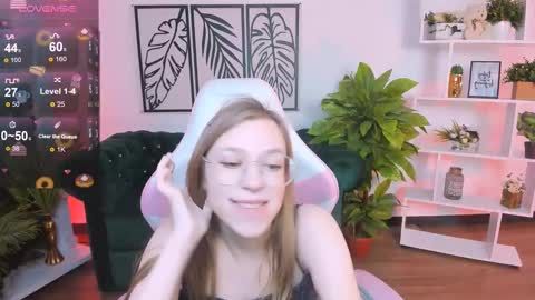 Snapshot of layriantavee chatting on 02/16/25, 09:59 layriantavee online show from 02/16/25, 09:59