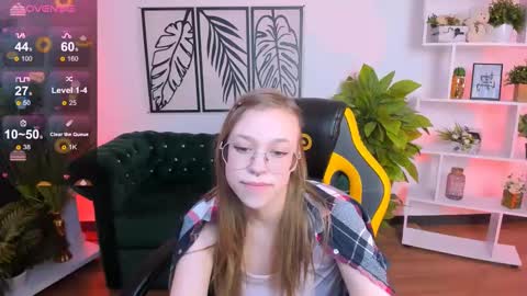 Snapshot of layriantavee chatting on 02/23/25, 01:21 layriantavee online show from 02/23/25, 01:21