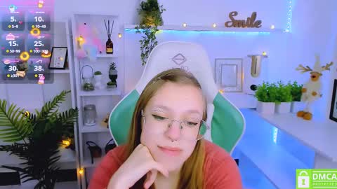 Snapshot of layriantavee chatting on 03/08/25, 10:43 layriantavee online show from 03/08/25, 10:43