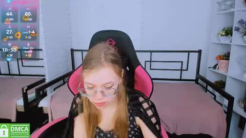 Snapshot of layriantavee chatting on 03/11/25, 07:26 layriantavee online show from 03/11/25, 07:26