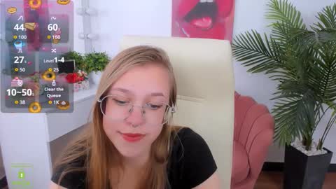 Snapshot of layriantavee chatting on 09/23/25, 07:11 layriantavee online show from 09/23/25, 07:11