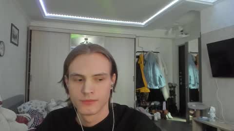 Snapshot of lazaret1k chatting on 02/12/26, 10:54 Vladi online show from 02/12/26, 10:54