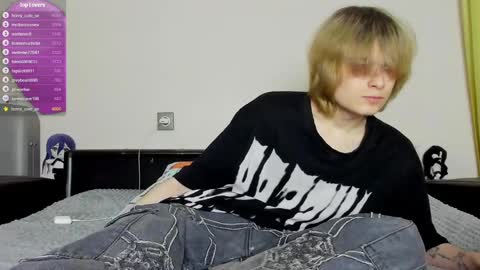 Snapshot of lazydarkknight chatting on 03/04/25, 03:15 Alex online show from 03/04/25, 03:15