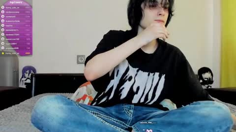 Snapshot of lazydarkknight chatting on 03/06/25, 10:41 Alex online show from 03/06/25, 10:41