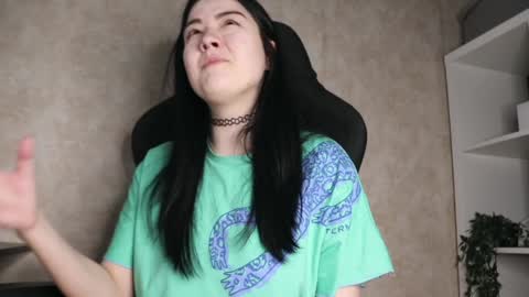 Snapshot of lazynut chatting on 01/04/25, 04:55 Lisa online show from 01/04/25, 04:55