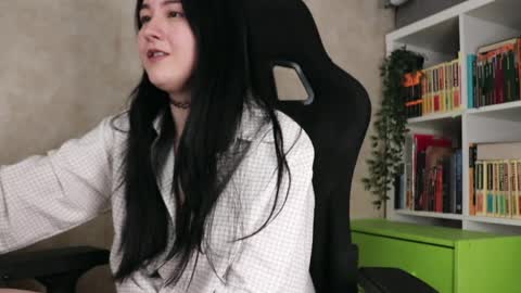Snapshot of lazynut chatting on 04/11/26, 03:33 Lisa online show from 04/11/26, 03:33