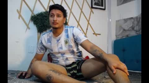 Snapshot of le_petit_princeb612 chatting on 11/01/25, 12:07  andres  online show from 11/01/25, 12:07