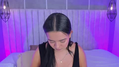 Snapshot of lea_gray chatting on 09/11/25, 07:14 online show from 09/11/25, 07:14