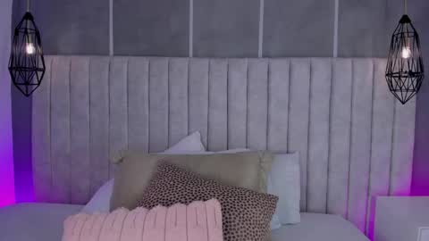    online show from 04/25/26, 06:27