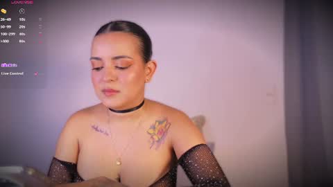 L E A   online show from 07/06/26, 06:32