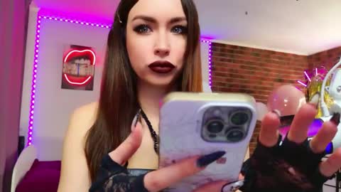 lea_loon online show from 05/06/26, 09:03
