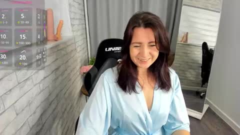 Snapshot of lea_shadom chatting on 10/20/25, 12:55 Lea online show from 10/20/25, 12:55