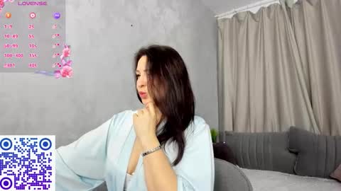 Snapshot of lea_shadom chatting on 03/23/26, 01:09 Lea online show from 03/23/26, 01:09