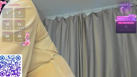 Snapshot of lea_shadom chatting on 04/19/26, 01:16 Lea online show from 04/19/26, 01:16