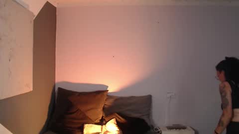 Snapshot of leabigboobs chatting on 02/06/25, 06:56 leabigboobs online show from 02/06/25, 06:56