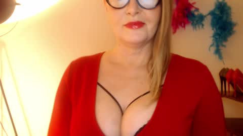 Snapshot of leadesire chatting on 01/16/25, 06:06 LEA online show from 01/16/25, 06:06