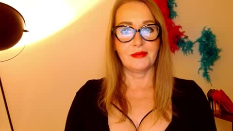 Snapshot of leadesire chatting on 01/30/25, 03:29 LEA online show from 01/30/25, 03:29