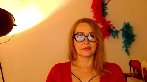 Snapshot of leadesire chatting on 02/18/25, 07:54 LEA online show from 02/18/25, 07:54