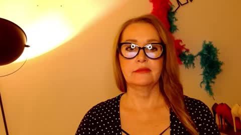 Snapshot of leadesire chatting on 02/20/25, 03:08 LEA online show from 02/20/25, 03:08