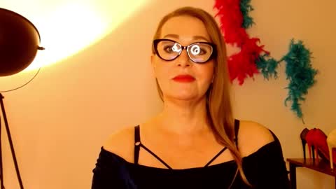 Snapshot of leadesire chatting on 02/25/25, 03:05 LEA online show from 02/25/25, 03:05