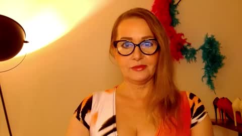 Snapshot of leadesire chatting on 03/04/25, 02:53 LEA online show from 03/04/25, 02:53