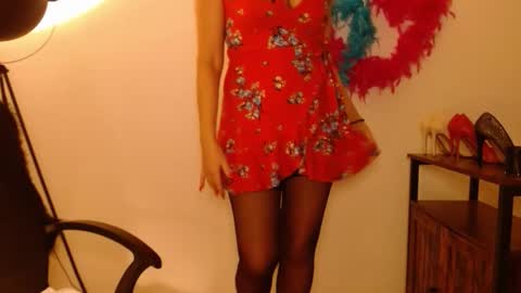 Snapshot of leadesire chatting on 12/17/25, 03:07 LEA online show from 12/17/25, 03:07