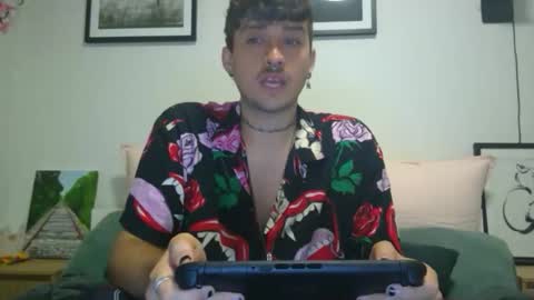 Snapshot of leaf666 chatting on 04/04/26, 01:48 Leaf online show from 04/04/26, 01:48