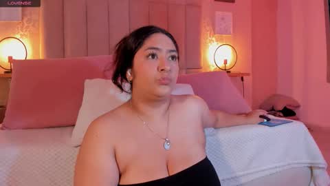 Leah online show from 11/13/25, 01:54