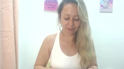 leah_susman online show from 02/25/25, 02:03