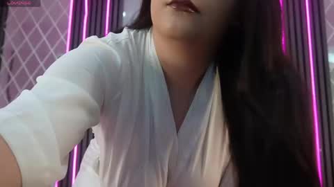 Snapshot of leahbliss chatting on 05/26/26, 10:11 leahbliss online show from 05/26/26, 10:11