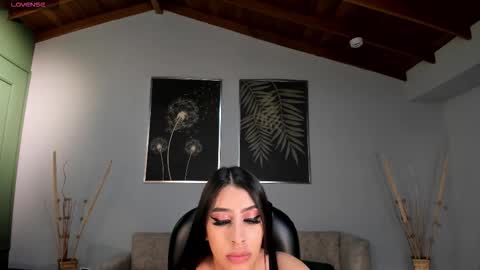 leahlombardi_ online show from 09/19/25, 03:19