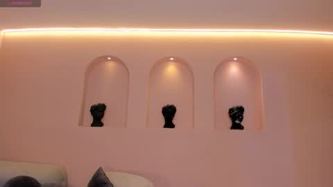 leahnovac online show from 10/25/25, 11:29