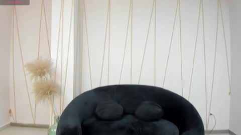 leahnovac online show from 11/23/25, 10:59