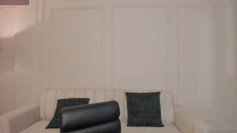 leahnovac online show from 12/05/25, 11:19